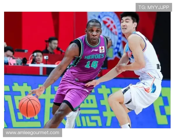 球迷调侃苑维玮怨天怨地实为爱深责切期待他成为球队核心 球迷调侃苑维玮怨天怨地实为爱深责切期待他成为球队核心