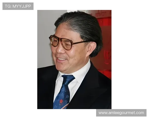 霍震霆荣膺2025亚足联亚洲之钻奖再创中国足球荣誉新高 霍震霆荣膺2025亚足联亚洲之钻奖再创中国足球荣誉新高